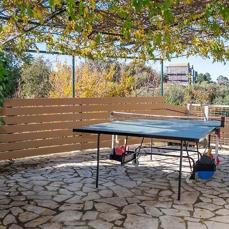Family Portes With Panoramic View!
